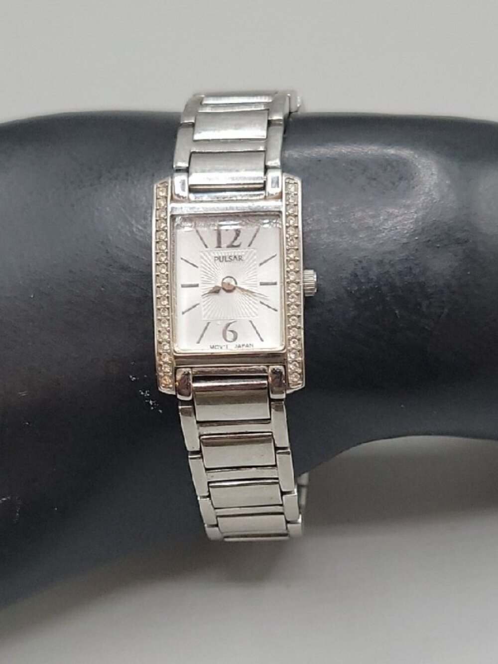 Vintage Pulsar Ladies Watch 1N00 X265 Silvertone Rectangle Link Band Rhinestones - Picture 2 of 14